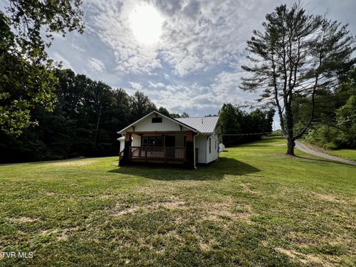 437 Turner Rd, Bluff City, TN, 37618-3534 | Card Image