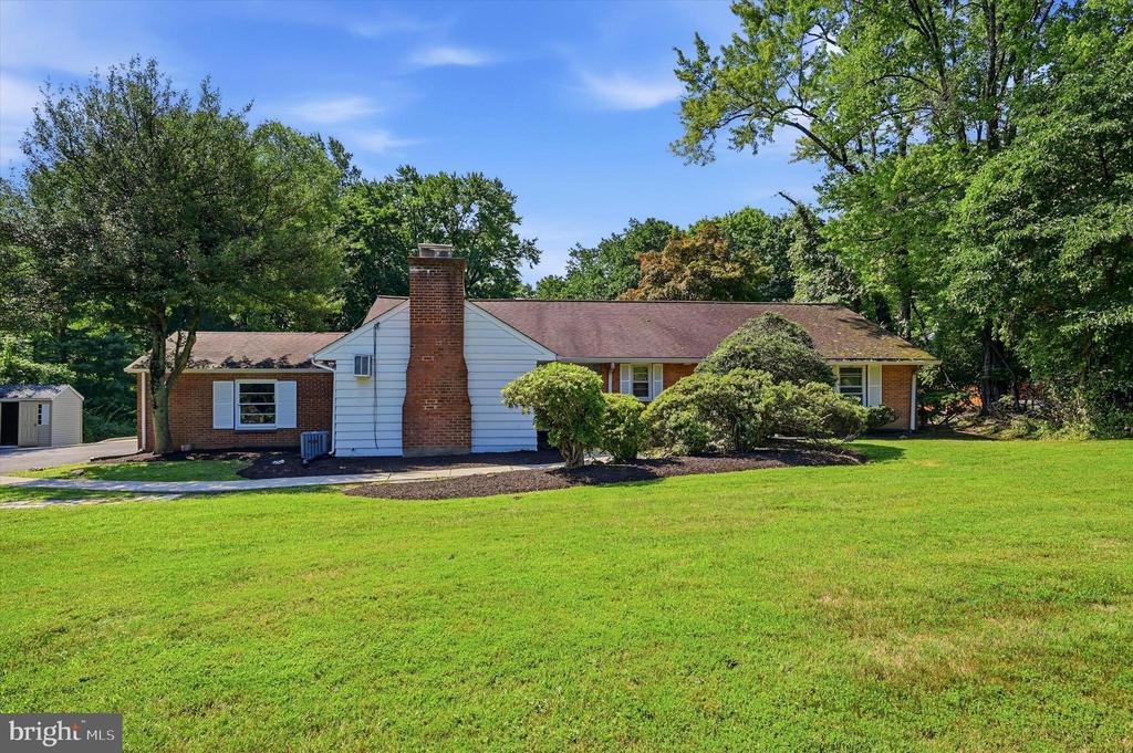 Residential in HUNTINGDON VALLEY 2