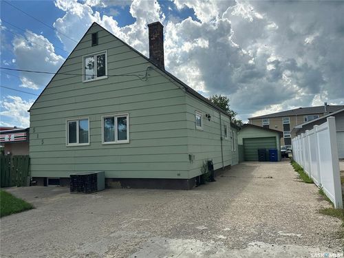 515 King St, Weyburn, SK, S4H0P8 | Card Image