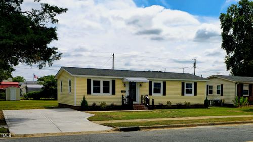 403 S Market St, Benson, NC, 27504-1725 | Card Image