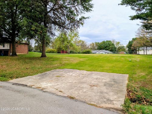 333 W Forest Ln, Jefferson City, MO, 65109-3018 | Card Image
