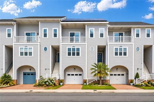 984 W Ocean View Ave, Norfolk, VA, 23503-1314 | Card Image