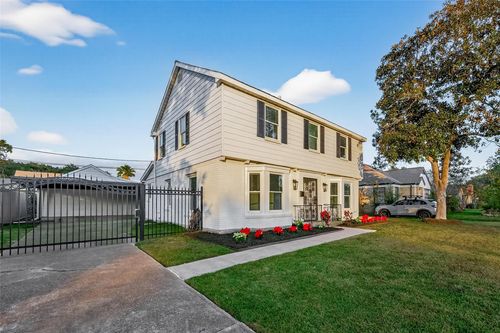 6405 Pinehurst Dr, Houston, TX, 77023-3329 | Card Image