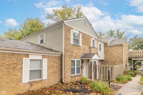 8285 Hewlet Dr, Indianapolis, IN, 46268-1725 | Card Image