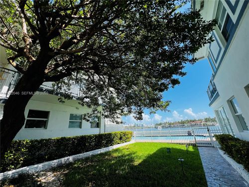 6-950 Bay Dr, Miami Beach, FL, 33141-5646 | Card Image