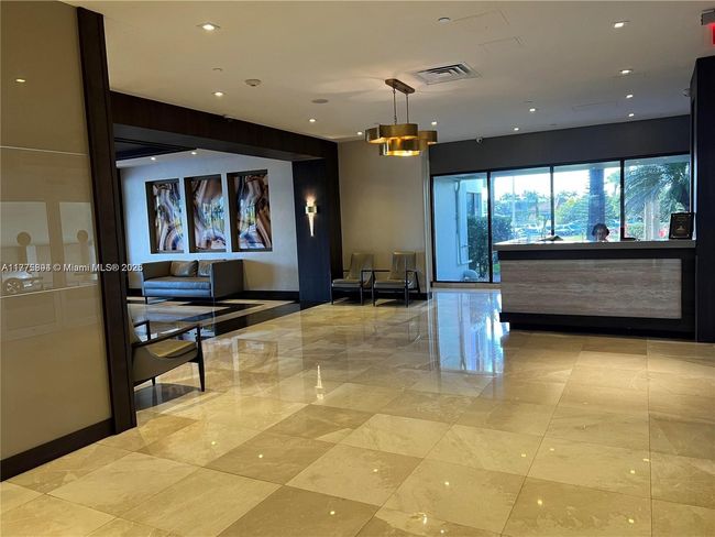APT-2034 - 20505 E Country Club Dr, Home with 2 bedrooms, 2 bathrooms and null parking in Aventura FL | Image 7