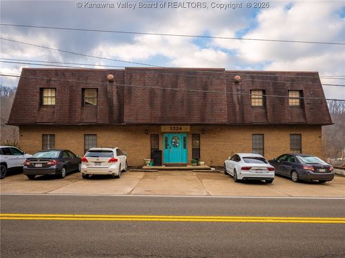 3324 Pennsylvania Ave, Charleston, WV, 25302-4656 | Card Image