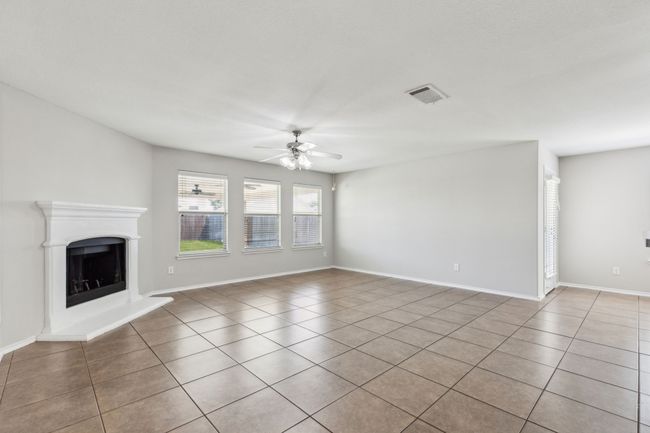 4006 Autumnwood Ln, House other with 3 bedrooms, 2 bathrooms and null parking in Heartland TX | Image 19
