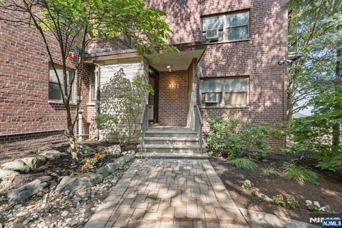 3071 Edwin Ave, Fort Lee, NJ, 07024-3665 | Card Image