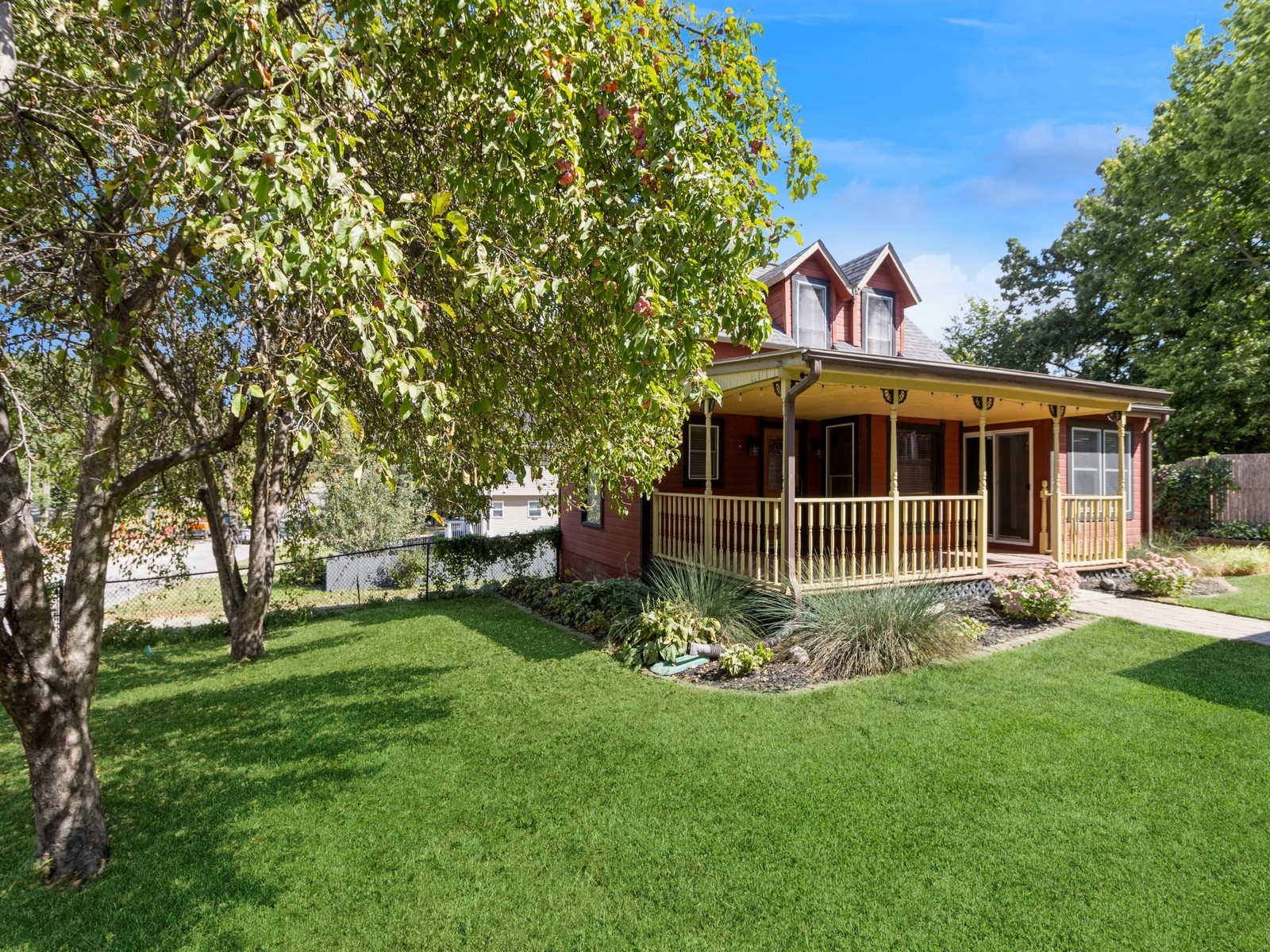 Woodland Ave, Des Moines, IA 50312