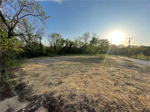 2306 Michigan Ave, Kansas City, MO, 64127-3735 | Card Image