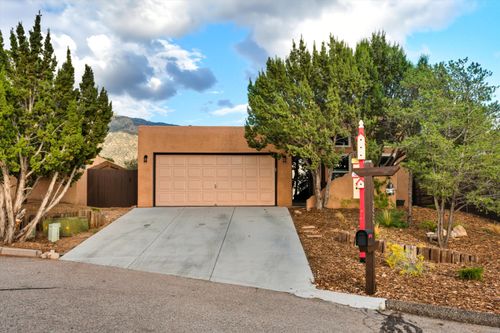 2820 Tramway Cir Ne, Albuquerque, NM, 87122-2239 | Card Image