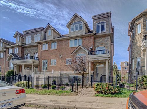 32 Bruce St, Cambridge, ON, N1R8M8 | Card Image