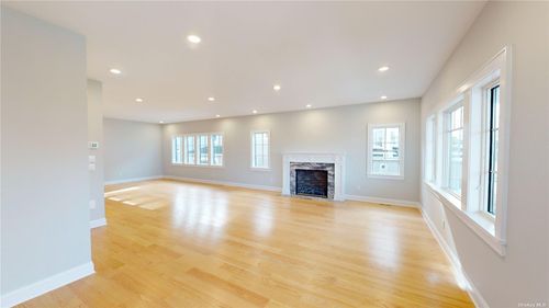 80 Albany Blvd, Atlantic Beach, NY, 11509-1201 | Card Image