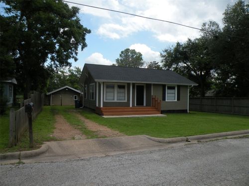 319 N Hunt St, Bellville, TX, 77418-1326 | Card Image