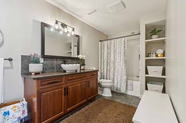 316 Everbrook Way Sw, House other with 4 bedrooms, 4 bathrooms and 4 parking in Calgary AB | Image 35