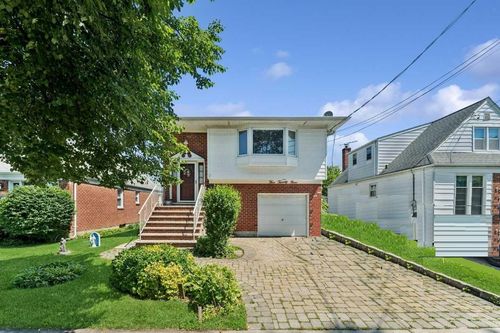 529 8th Ave, New Hyde Park, NY, 11040-5403 | Card Image
