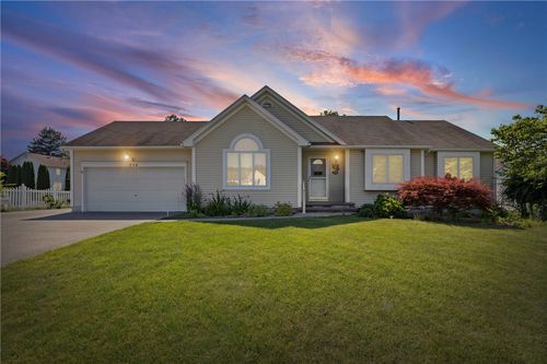 750 Close Cir, Webster, NY, 14580-9174 | Card Image