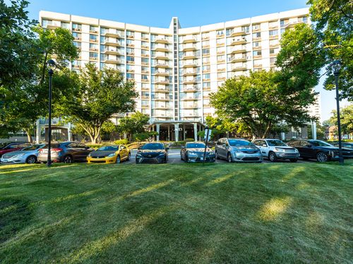 8g-20 N Tower Rd, Oak Brook, IL, 60523-1136 | Card Image