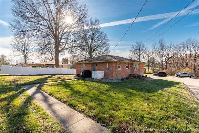 609 Lynn Rd, Home with 3 bedrooms, 2 bathrooms and null parking in New Albany IN | Image 25