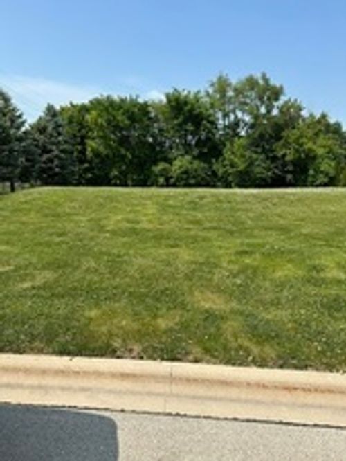 30W170 Whitney Rd, West Chicago, IL, 60185-1215 | Card Image