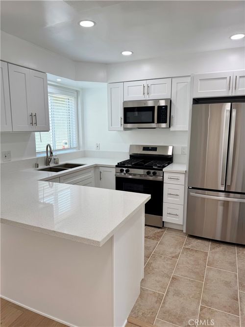 4120 W 170th St, Lawndale, CA, 90260-3324 | Card Image