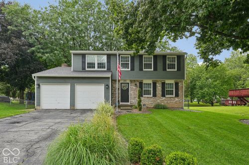 570 Meadowview Ln, Greenwood, IN, 46142-1232 | Card Image