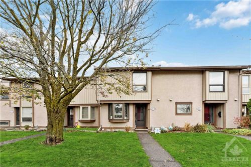 2119 Stonehenge Cres, Ottawa, ON, K1B4N7 | Card Image