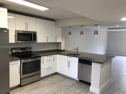 apt-204-161 Lakeview Dr, Weston, FL, 33326-2533 | Card Image