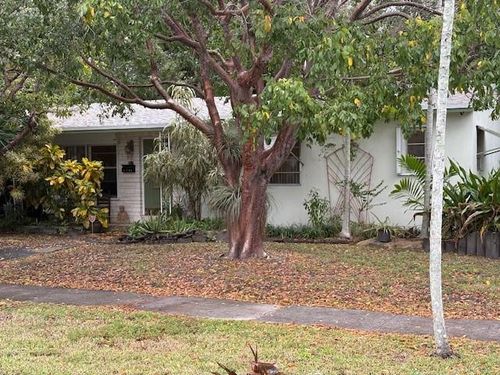 511 Sw 2nd Ave, Dania Beach, FL, 33004-3919 | Card Image