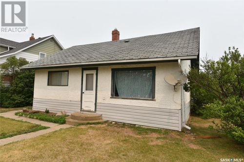 303 2nd St W, Nipawin, SK, S0E1E0 | Card Image