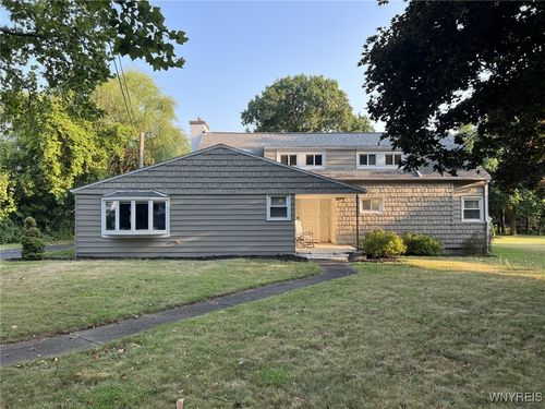 450 Barton Dr, Lewiston, NY, 14092-1916 | Card Image