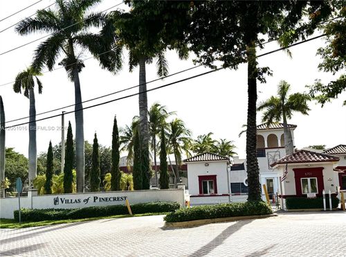 707-6715 N Kendall Dr, Pinecrest, FL, 33156-1747 | Card Image