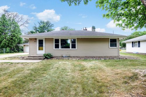 2815 Merrill St, Roseville, MN, 55113-1847 | Card Image