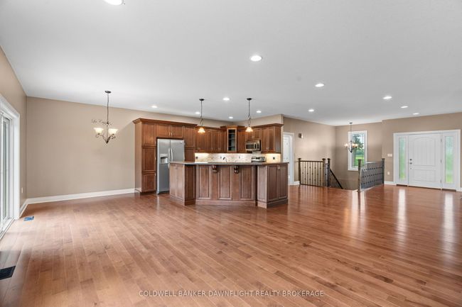 6407 Whalen Line, House other with 5 bedrooms, 3 bathrooms and 10 parking in Lucan Biddulph ON | Image 8