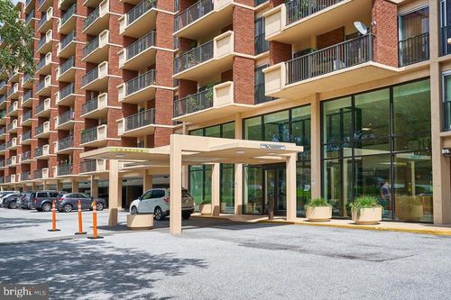 apt-625-1300 Army Navy Dr, ARLINGTON, VA, 22202-2024 | Card Image