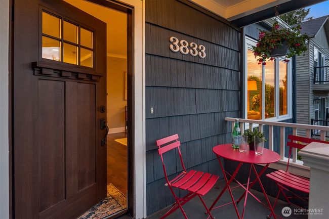 3833 24th Avenue W, House other with 3 bedrooms, 2 bathrooms and 1 parking in Seattle WA | Image 5