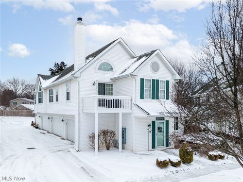 66 Vista Cir, North Olmsted, OH, 44070-5704 | Card Image