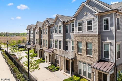 49 Robeson St, Somerville, NJ, 08876-3268 | Card Image