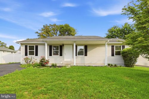 303 Hackberry Dr, STEPHENS CITY, VA, 22655-2355 | Card Image