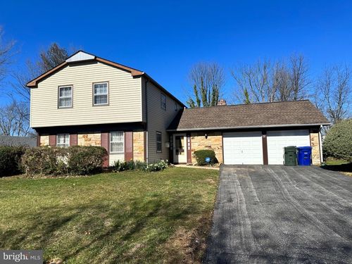 69 Thornhill Ln, Willingboro, NJ, 08046-3607 | Card Image