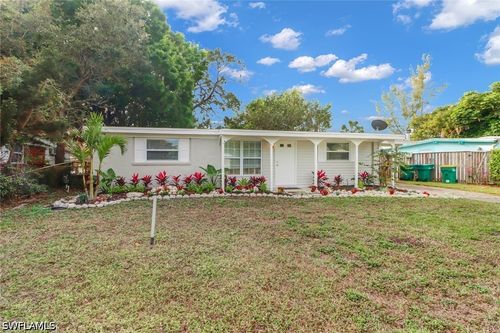 2140 Harbor Ln, NAPLES, FL, 34104-4218 | Card Image