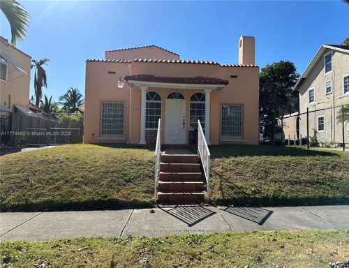 870 Nw 14th Ct, Miami, FL, 33125-3622 | Card Image