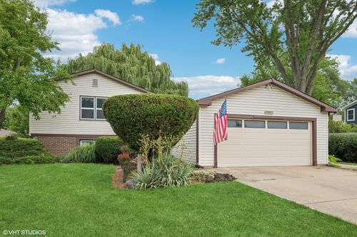 204 E Cedarwood Ct, Palatine, IL, 60067-2704 | Card Image