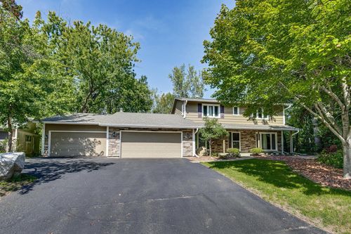 8709 Walton Oaks Dr, Bloomington, MN, 55438-1353 | Card Image