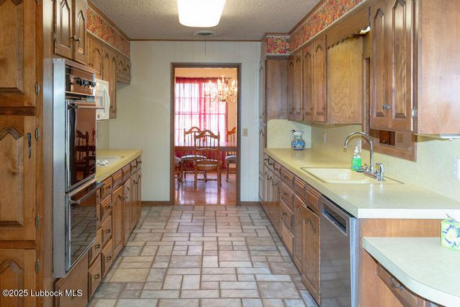 Kitchen | Image 7