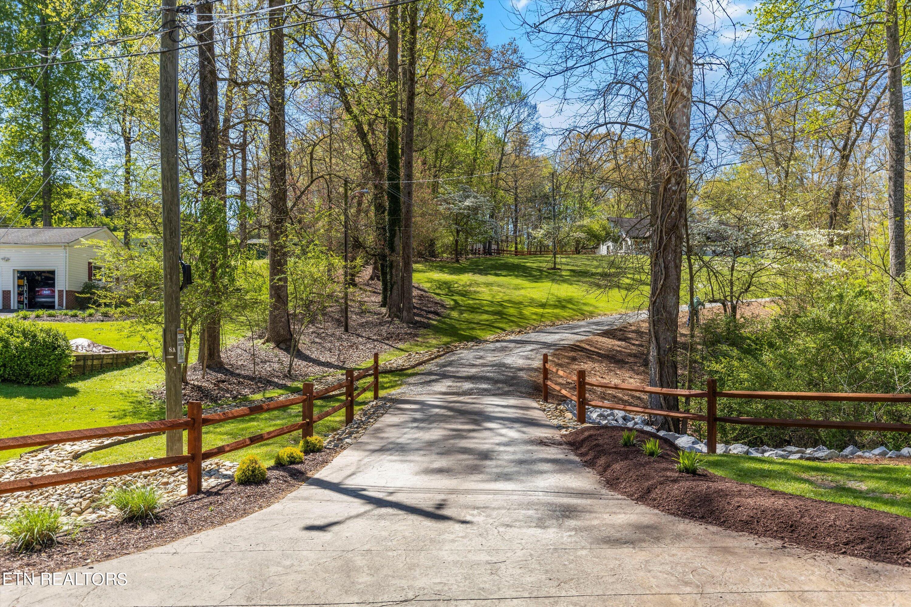 Cabbage Dr, Knoxville, TN 37938