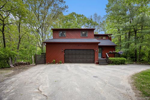 1295 Kern Rd, Oakland, MI, 48363-1936 | Card Image