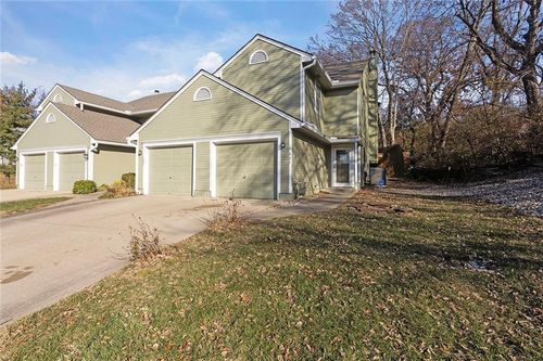 6625 N Cosby Ave, Kansas City, MO, 64151-3915 | Card Image