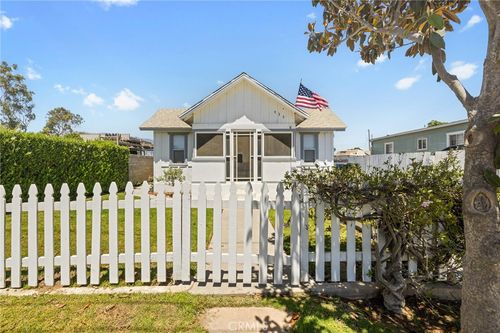 435 S Palm Ave, Santa Paula, CA, 93060-3328 | Card Image